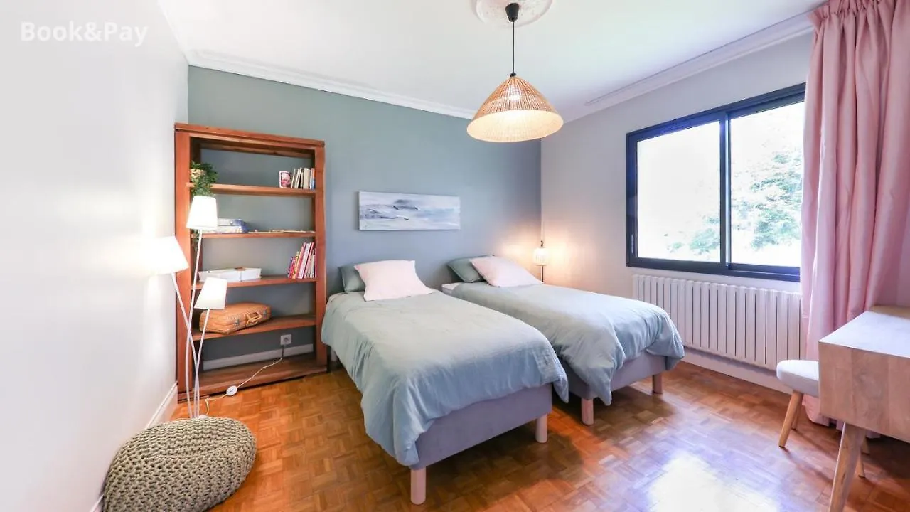 EDEN Locquirec - Piscine&Spa Chambre d hôtes 0*,  France